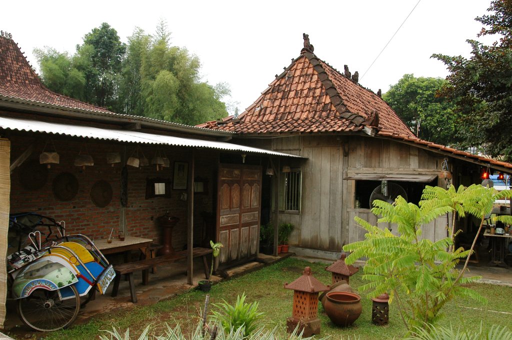 Urban systems and equitable energy transitions: A multi-scalar approach to decarbonising Indonesia